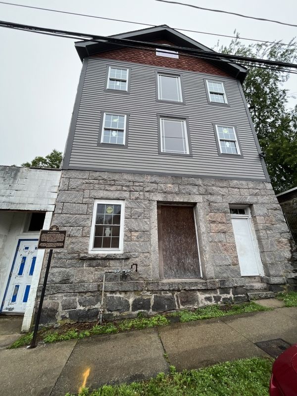 66 Hempstead Street image. Click for full size.