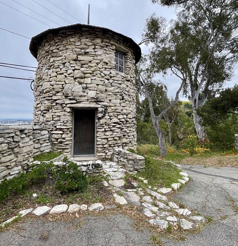 Mirlo Gate Lodge Tower image. Click for full size.
