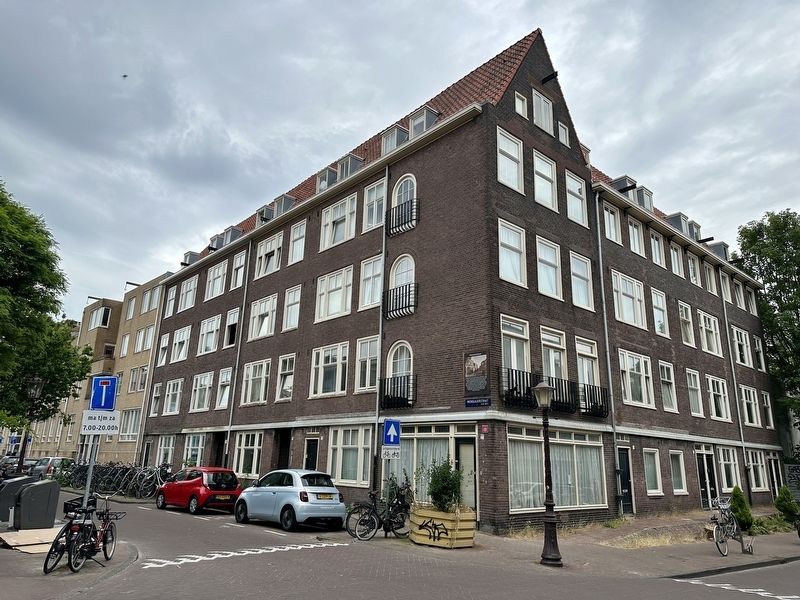 Wenslauerstraat / Wenslau Street Marker - wide view. Click for full size. Wenslauerstraat / Wenslau Street Marker - wide view image. Click for full size.