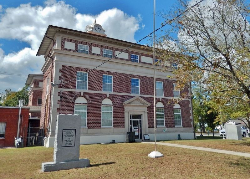 Atkinson County Courthouse (<i>southeast elevation</i>) image. Click for full size.