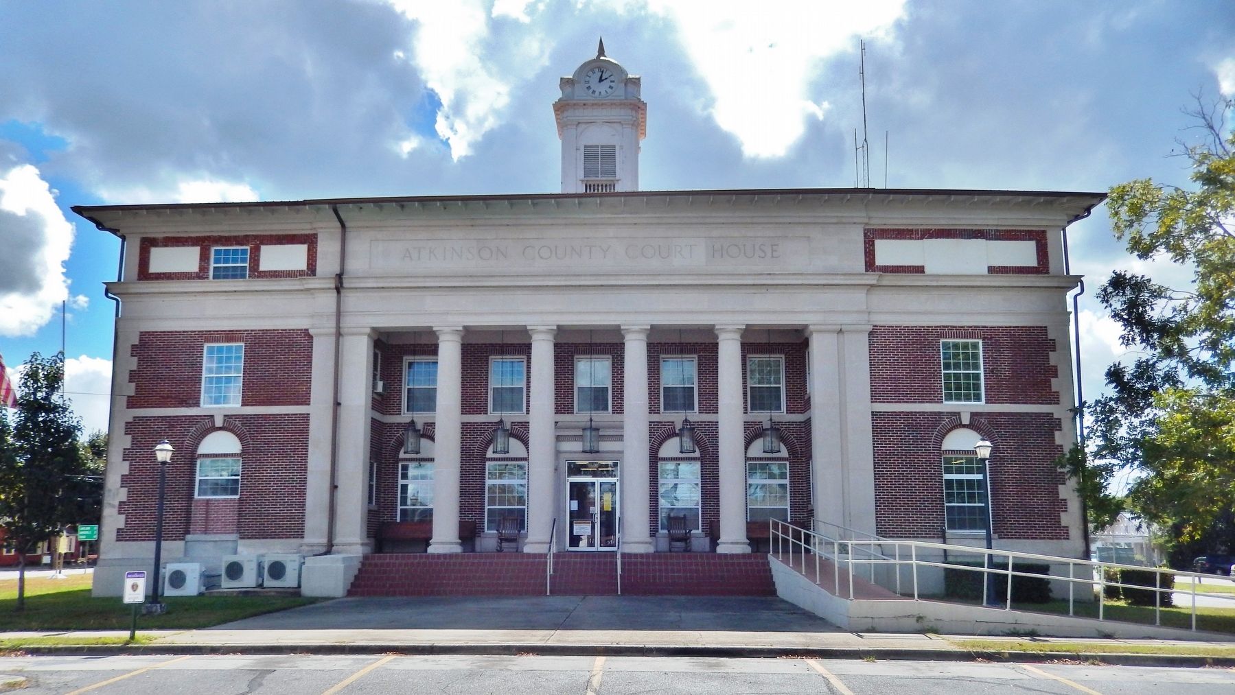 Atkinson County Courthouse (<i>north/front elevation</i>) image. Click for full size.