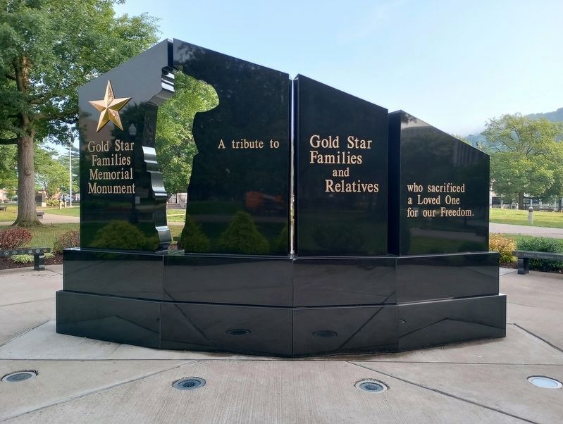 Gold Star Families Memorial Monument image. Click for full size.