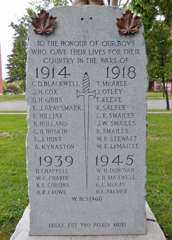 Canadian Corps Association Memorial<br>(<i>east side</i>). Click for full size. Canadian Corps Association Memorial<br>(<i>east side</i>) image. Click for full size.