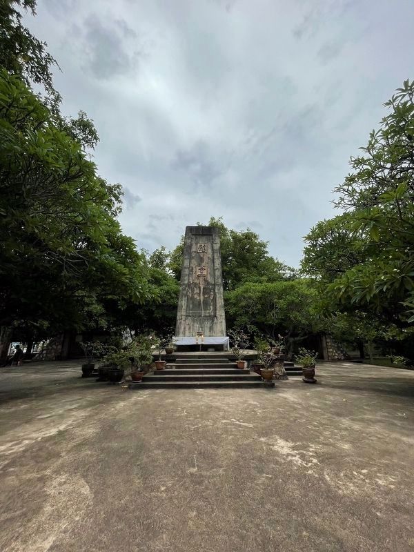 Wide View of the Memorial image. Click for full size.