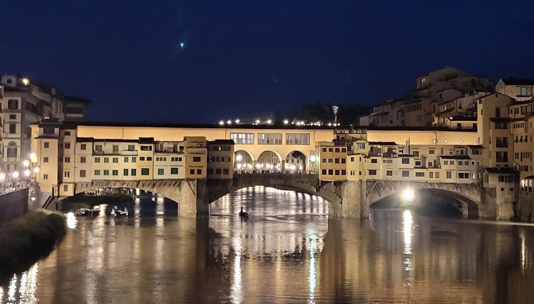 Night view of the Ponte Vecchio (Old Bridge) image. Click for full size.