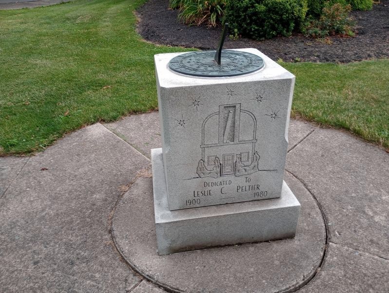 Sundial Monument to Leslie C. Peltier image. Click for full size.