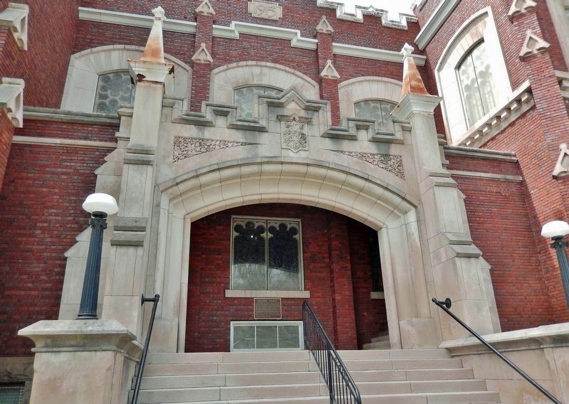 St. Paul's United Church (<i>front/north entrance</i>). Click for full size. St. Paul's United Church (<i>front/north entrance</i>) image. Click for full size.