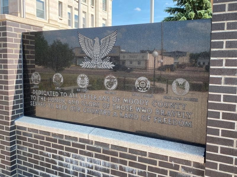 Moody County Courthouse Veterans Memorial Marker image. Click for full size.
