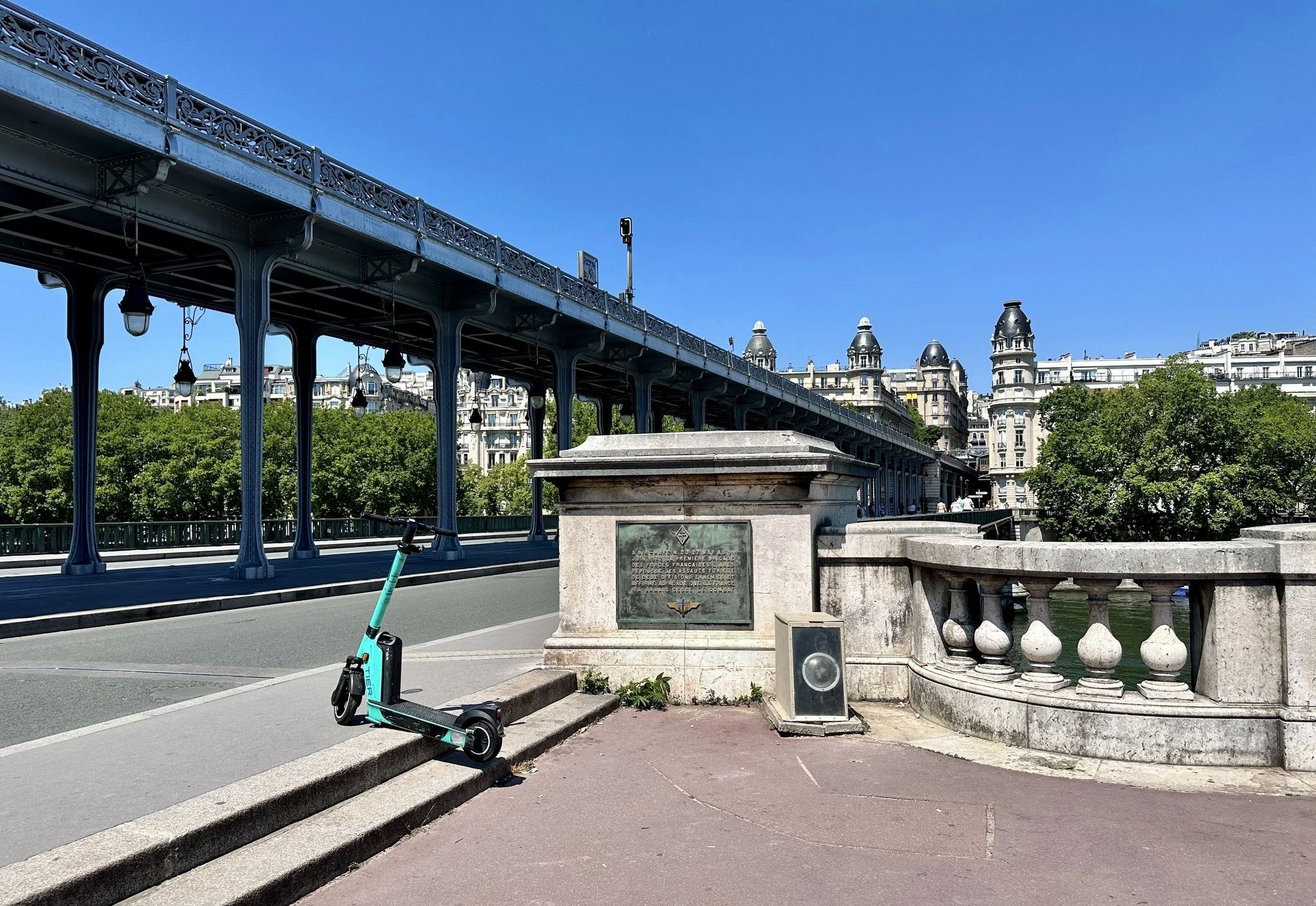 Bir Hakeim Memorial - wide view. Click for full size. Bir Hakeim Memorial - wide view image. Click for full size.