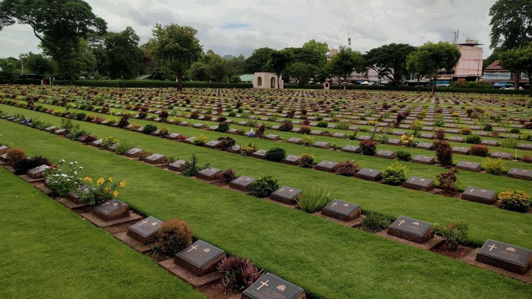 Kanchanaburi War Cemetery at Don Rak image. Click for full size.