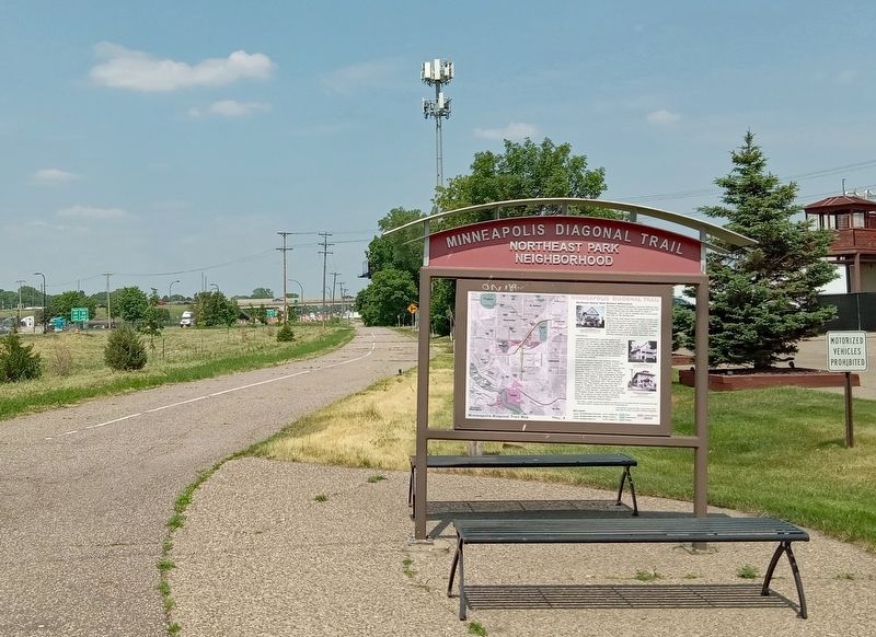 Marker at the southern terminus of the Minneapolis Diagonal Trail image. Click for full size.
