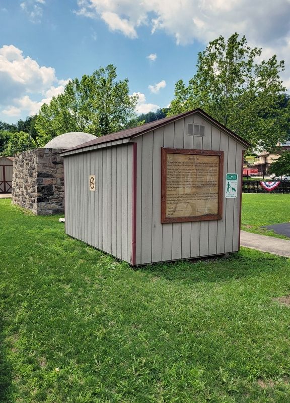Sheepskin Trail Marker image. Click for full size.