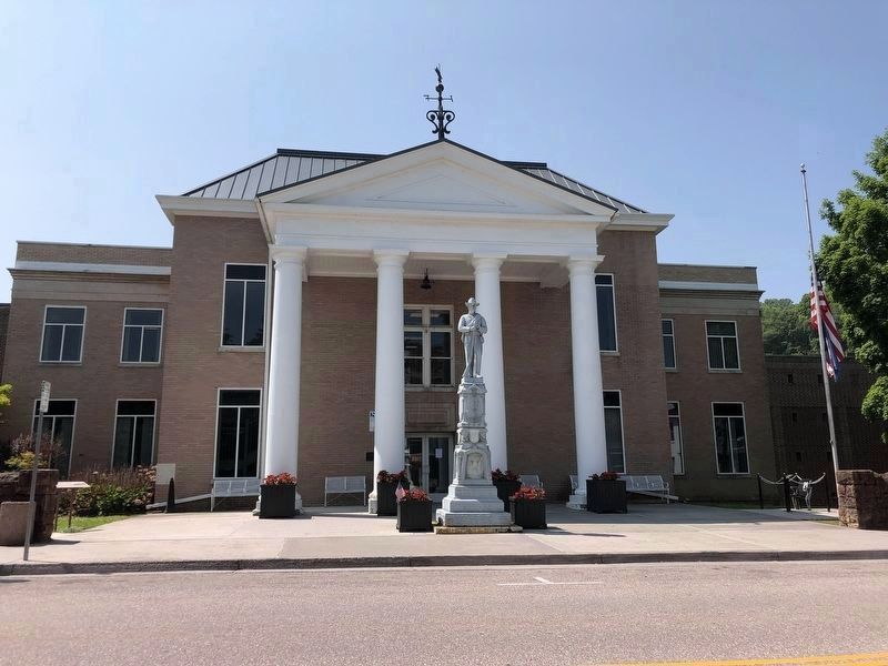 Tazewell County Courthouse. Click for full size. Tazewell County Courthouse image. Click for full size.