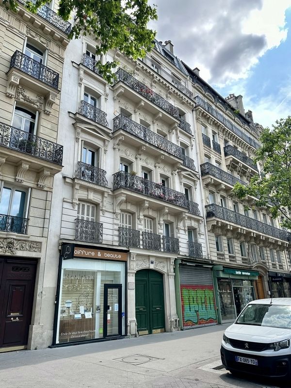 Jules Vallès Marker - wider view. Click for full size. Jules Vallès Marker - wider view image. Click for full size.