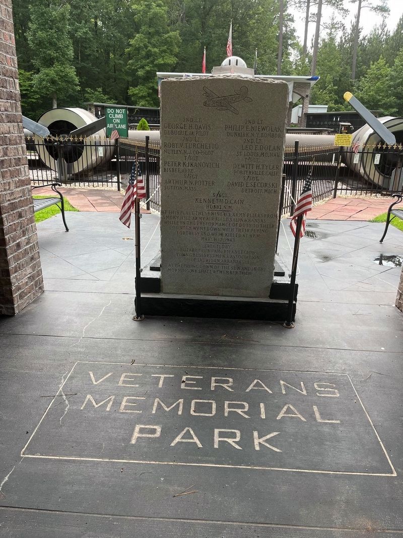 American Legion B-17 Veterans Memorial image. Click for full size.