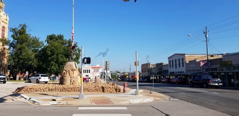 The Llano County World War I Memorial along the highway image. Click for full size.