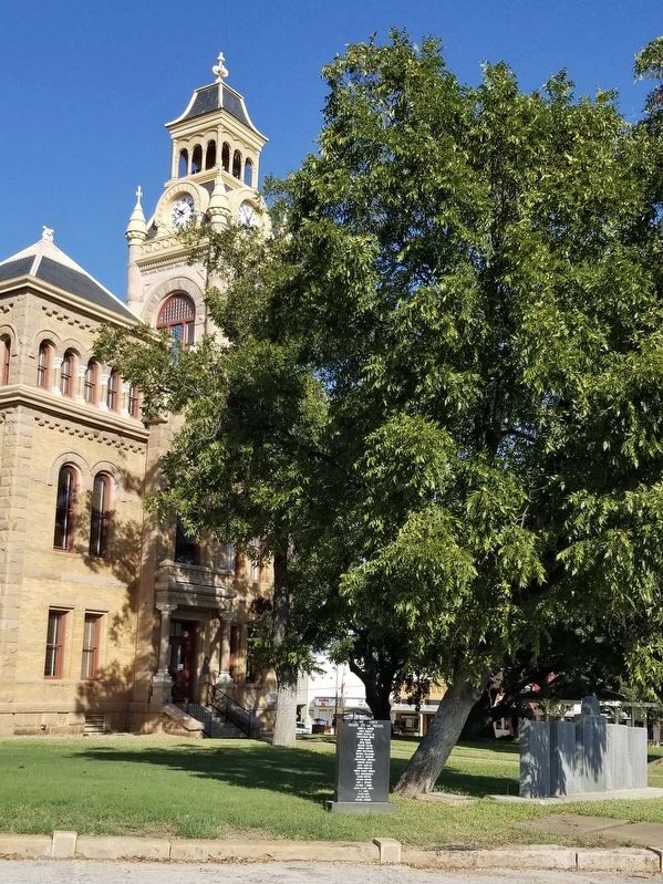 The view of the Llano County Desert Storm Troops Marker with the courthouse image. Click for full size.