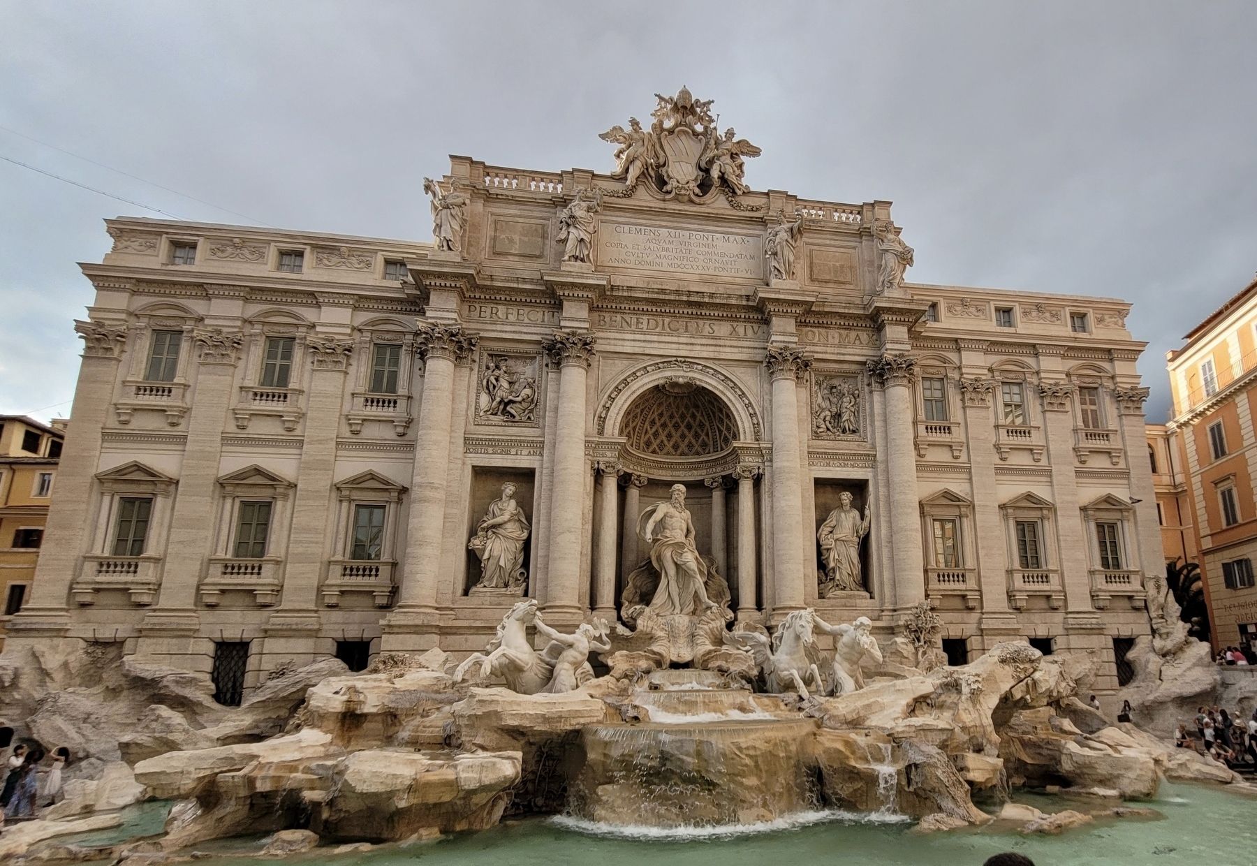 Fountain of Trevi image. Click for full size.