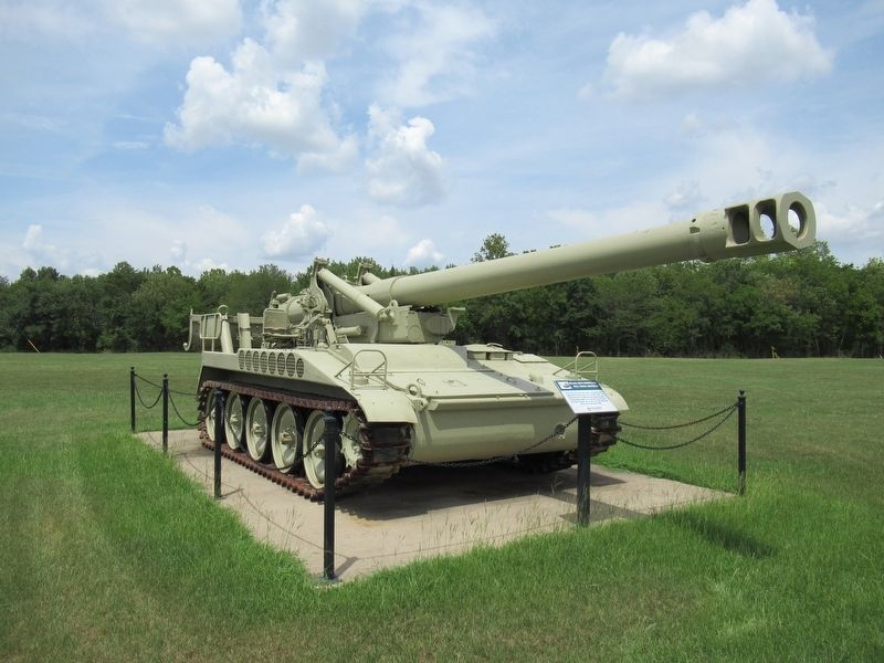M110A2 Self-Propelled Full Track Howitzer Marker image. Click for full size.