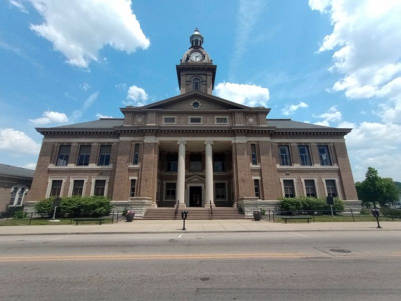 Franklin County Courthouse. Click for full size. Franklin County Courthouse image. Click for full size.