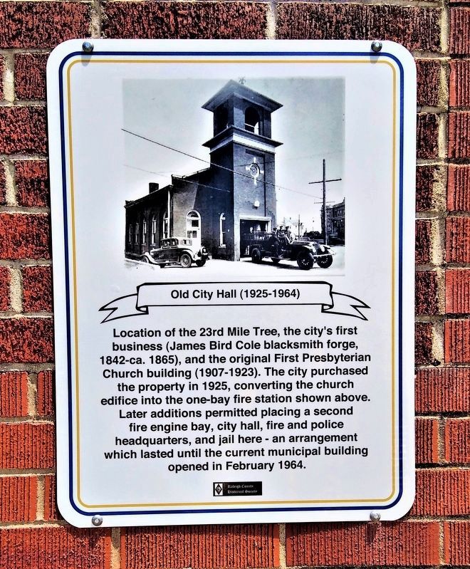 Old City Hall Plaque image. Click for full size.