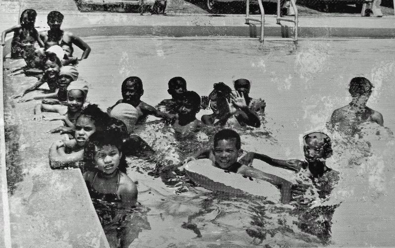 Children in the original Robinson Trueblood Swimming Pool on Dade Street image. Click for full size.