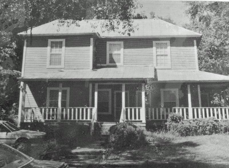 Marker detail: One of the original Gardner homes image. Click for full size.