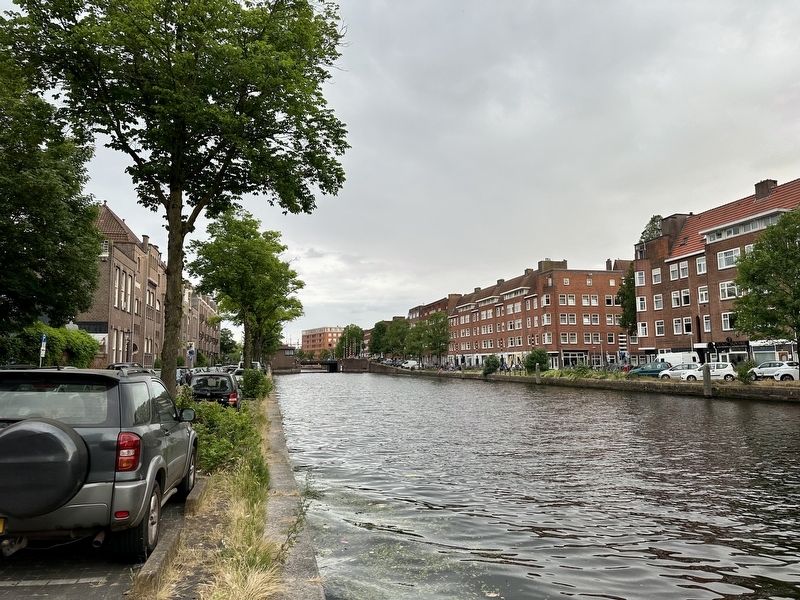 Kostverlorenvaart, looking south image. Click for full size.