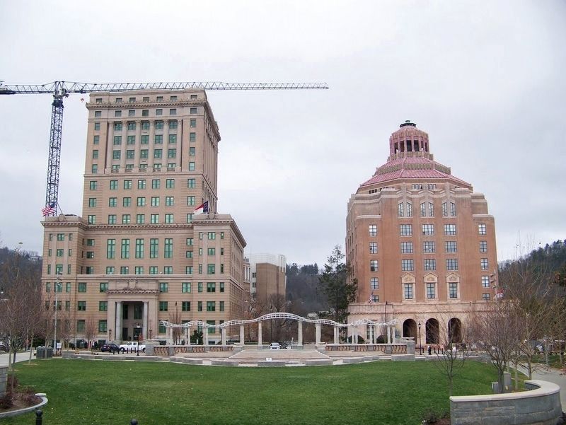 Buncombe County County & Asheville City Hall image. Click for full size.