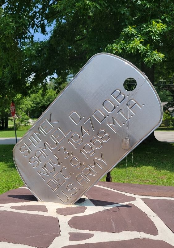 Dog Tag on the Memorial image. Click for full size.