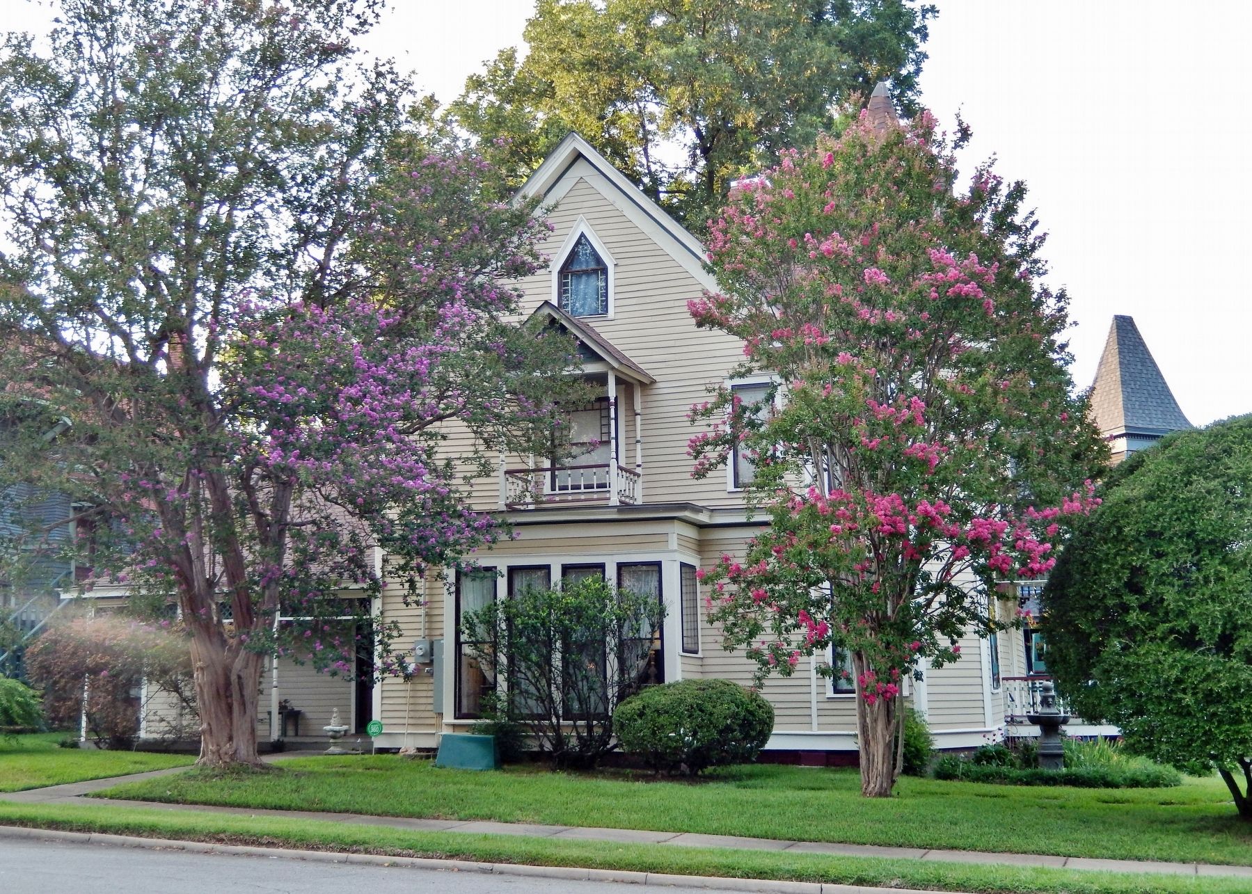 McDiarmid House (<i>south elevation</i>) image. Click for full size.