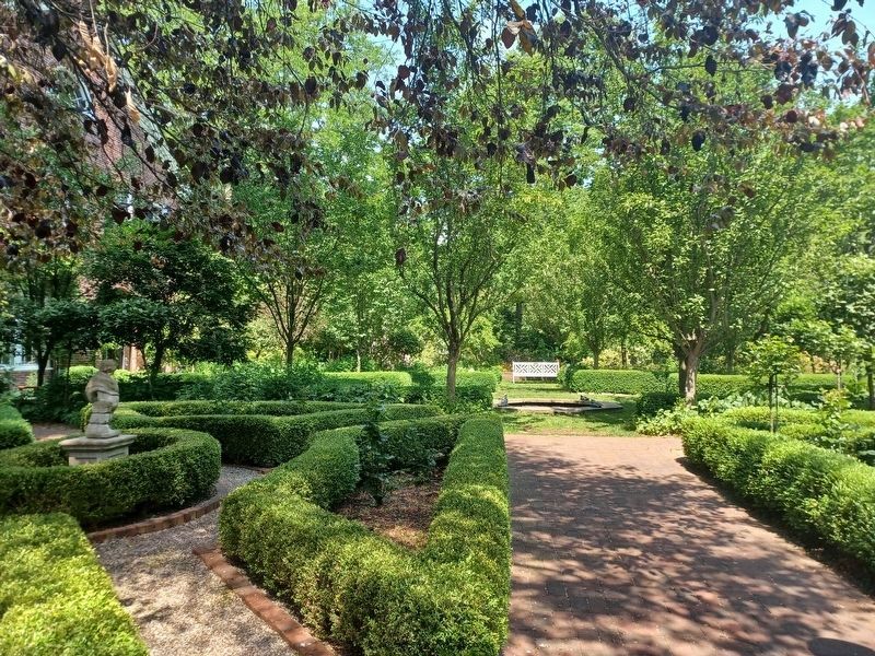 Formal Gardens image. Click for full size.