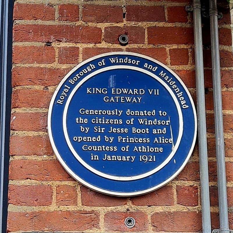 King Edward VII Gateway Marker image. Click for full size.