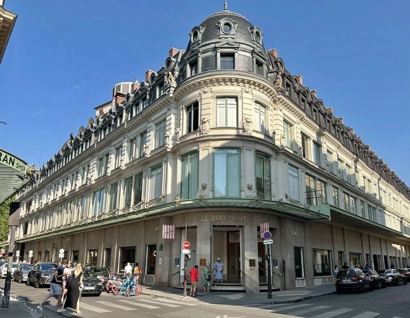 Le Bon March� Marker - wide view image. Click for full size.
