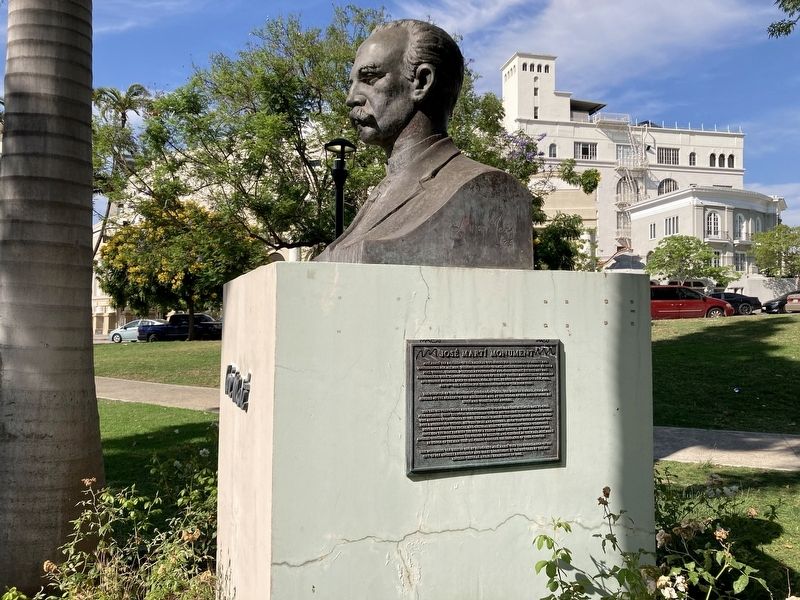 Jos� Mart� Monument image. Click for full size.