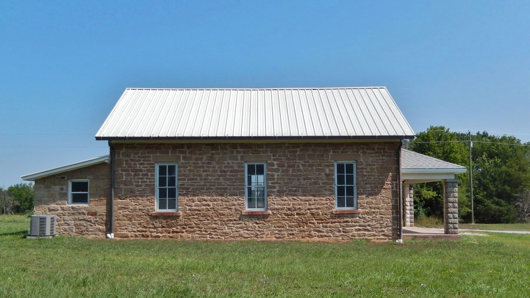 Oak Grove School (<i>south elevation</i>) image. Click for full size.