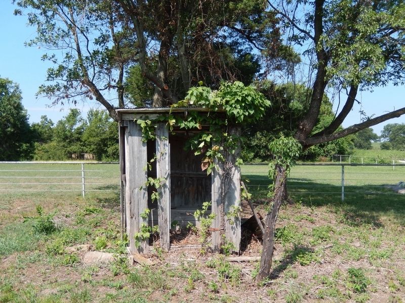 Oak Grove School Outhouse image. Click for full size.