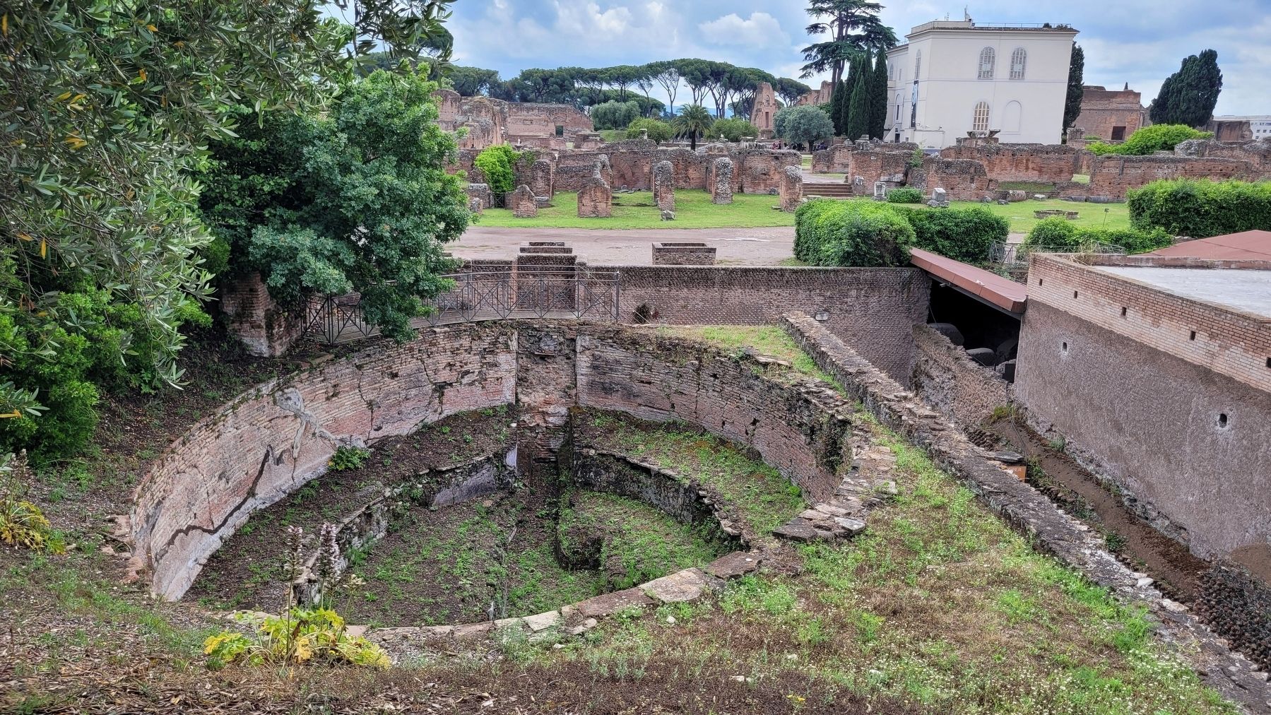 The view of the Oval Pool image. Click for full size.