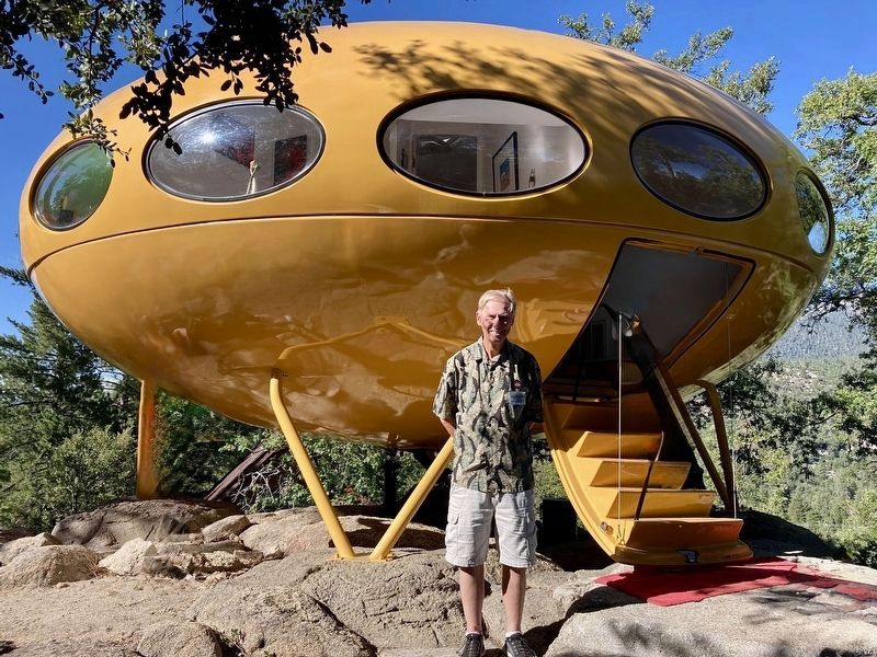 Wayne Donaldson and his Futuro image. Click for full size.