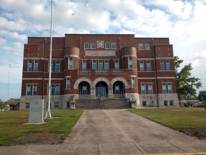 Crawford County Courthouse. Click for full size. Crawford County Courthouse image. Click for full size.