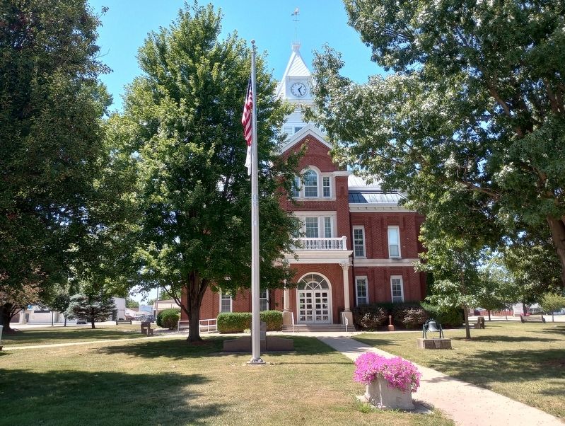 Cumberland County Courthouse image. Click for full size.