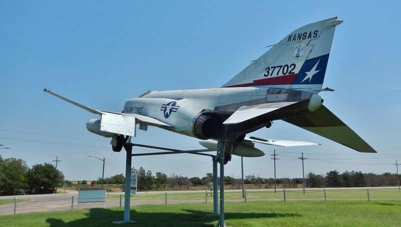 McDonnell Douglas F-4C "Phantom II". Click for full size. McDonnell Douglas F-4C "Phantom II" image. Click for full size.