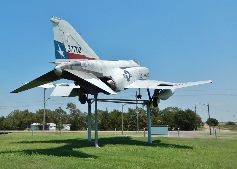 McDonnell Douglas F-4C "Phantom II". Click for full size. McDonnell Douglas F-4C "Phantom II" image. Click for full size.