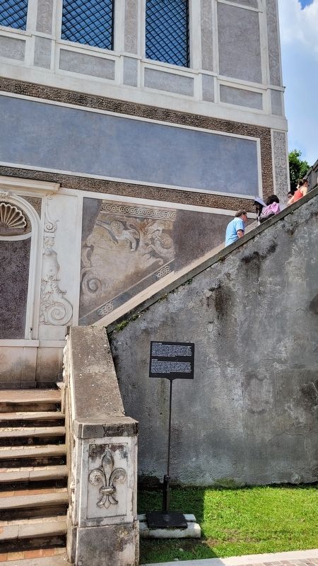 The Aviary Marker along the stairs to the upper portion of the gardens. Click for full size. The Aviary Marker along the stairs to the upper portion of the gardens image. Click for full size.