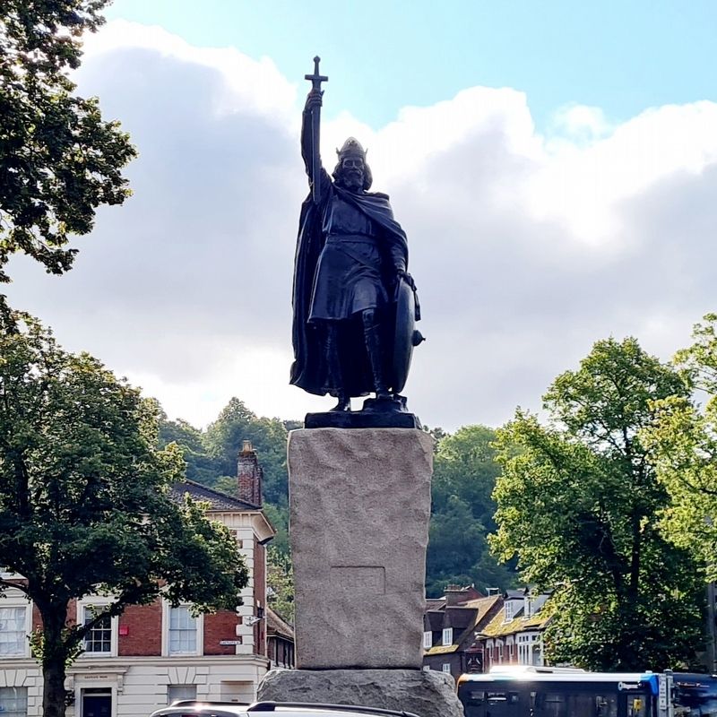 Statue of Alfred the Great image. Click for full size.