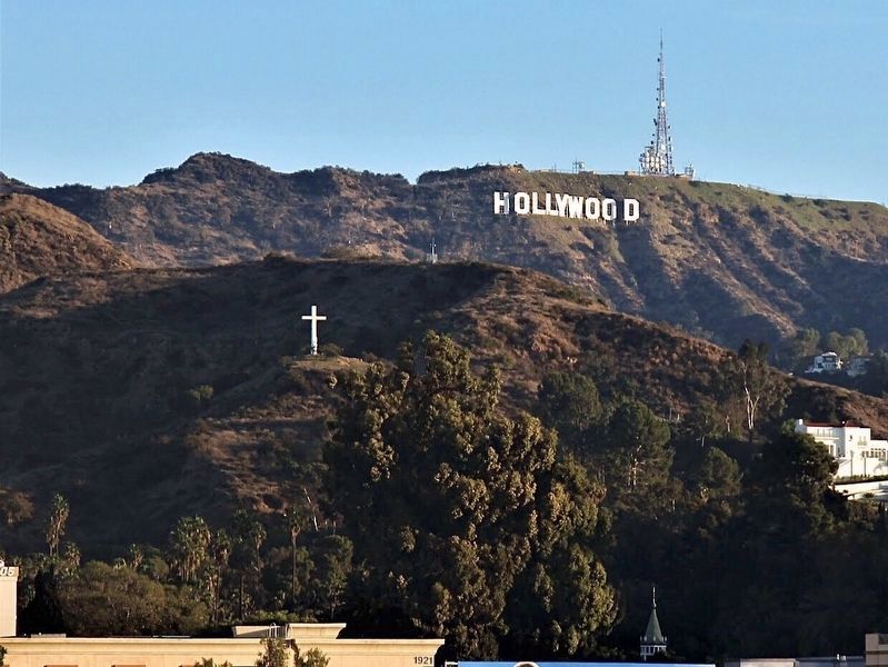 Hollywood Cross & Sign image. Click for full size.