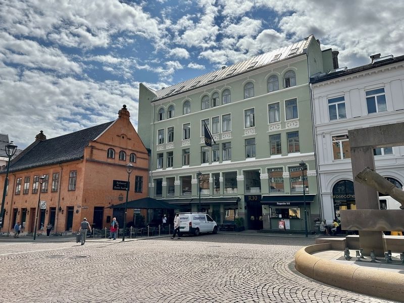 Christiania Skolehus Marker - wider view image. Click for full size.