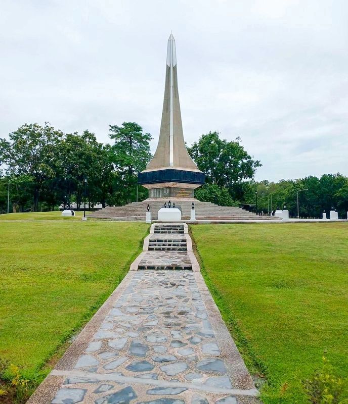 Vietnam War Monument. Click for full size. Vietnam War Monument image. Click for full size.