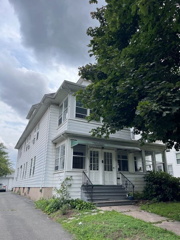 935-937 West Boulevard. Click for full size. 935-937 West Boulevard image. Click for full size.