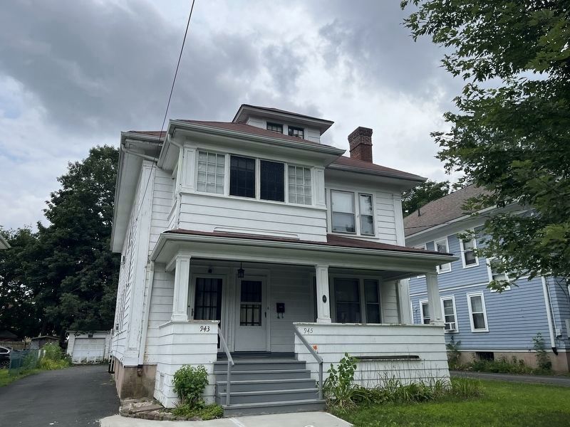943-945 West Boulevard. Click for full size. 943-945 West Boulevard image. Click for full size.